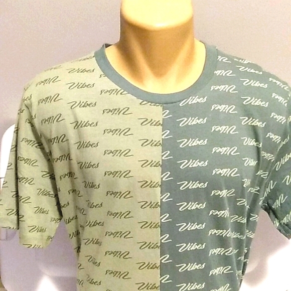 EIGHTY EIGHT VIBES SHORT SLEEVE GRAPHIC TEE SHIRT SIZE LARGE NWOT - Picture 1 of 6